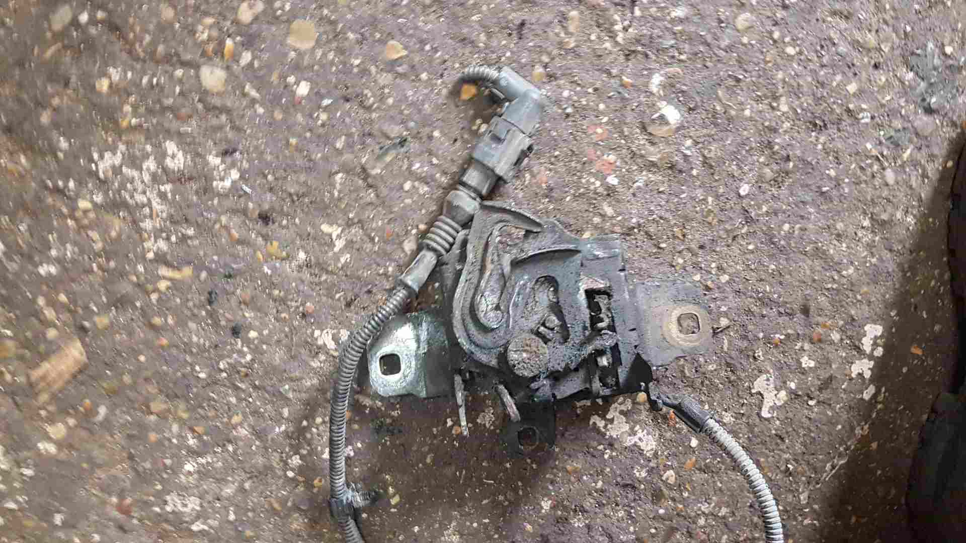 Volkswagen Golf MK4 19972004 Catch Latch Mechanism Store