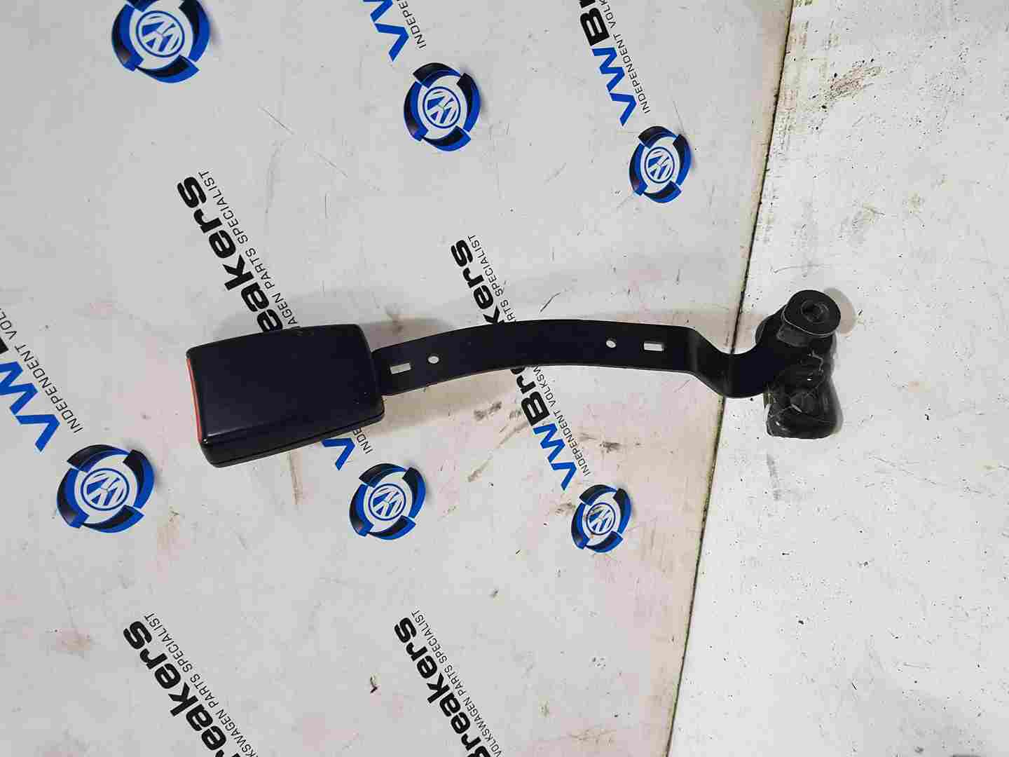 Volkswagen Golf MK4 1997-2004 Drivers OSF Front Seat Belt Buckle Clip