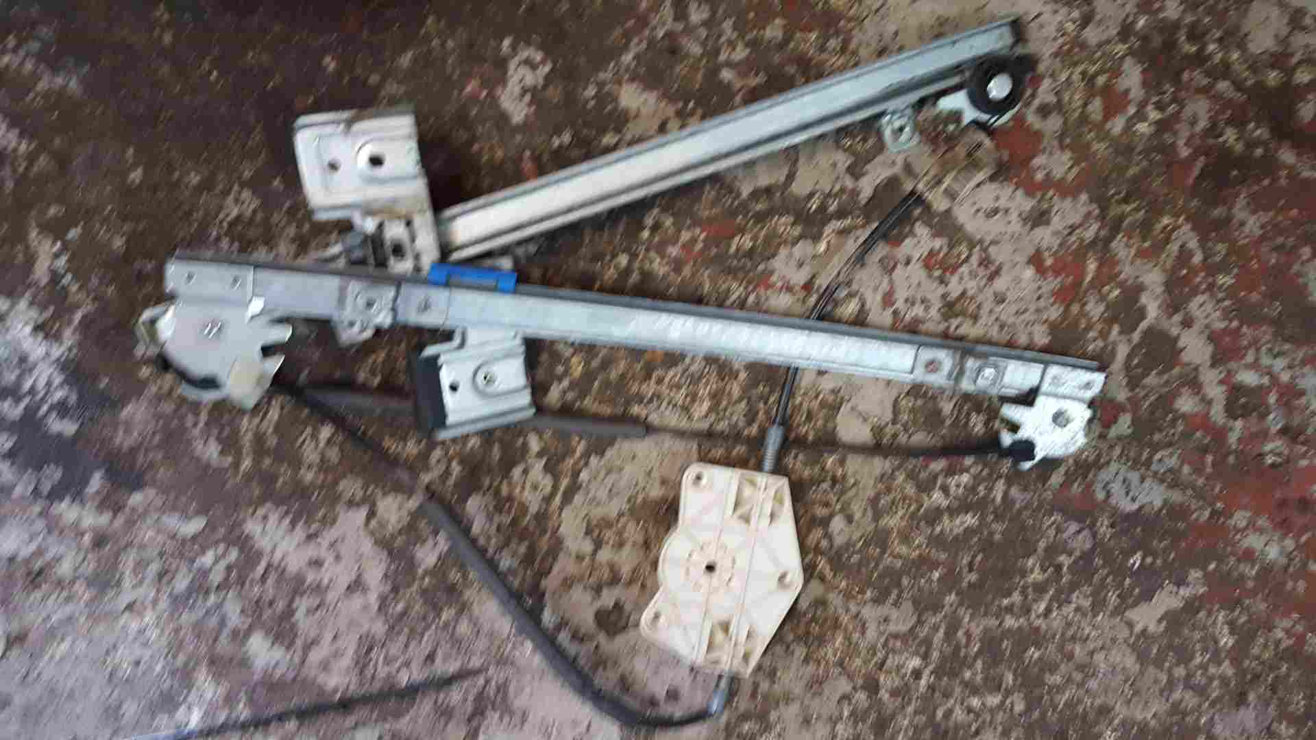 Volkswagen Golf MK4 1997-2004 Drivers OSF Front Window Regulator