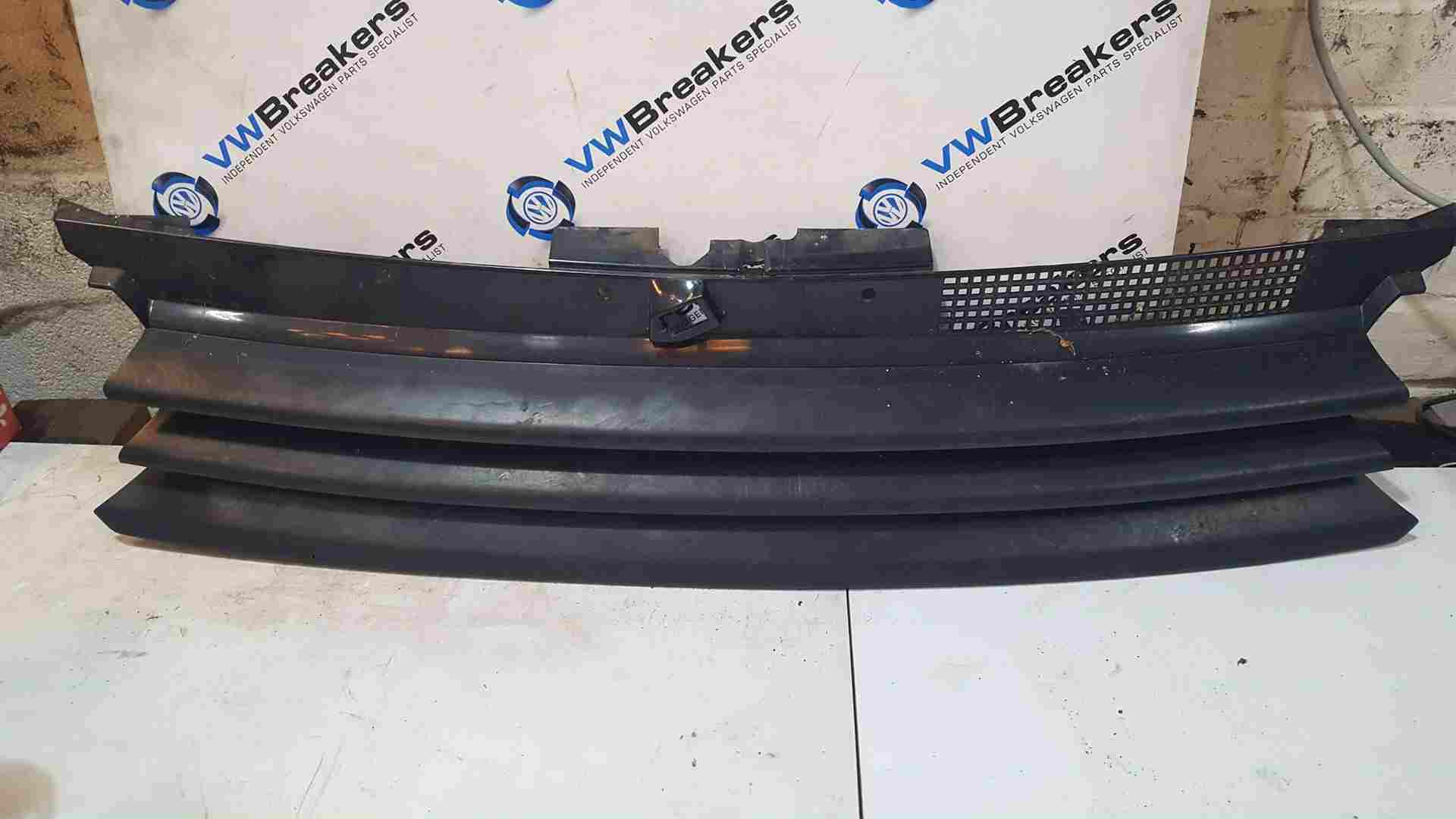 Volkswagen Golf MK4 1997-2004 Front Bumper Debadged Grill Insert Black