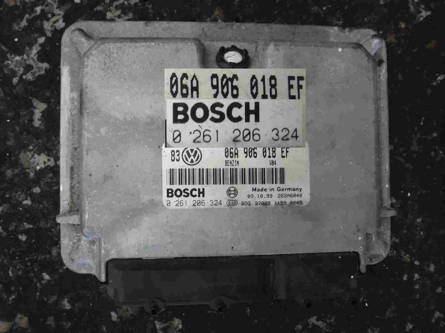 Volkswagen Golf MK4 1997-2004 I ECU Engine Control Unit 06A906018EF