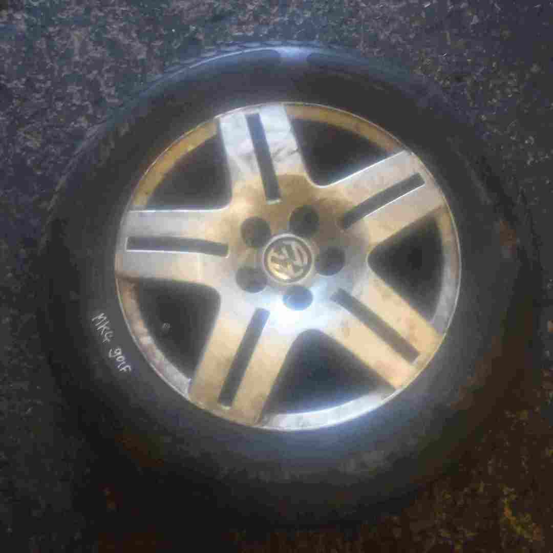Volkswagen Golf MK4 1997-2004 Italien Alloy Wheel + Tyre 195 65 15 5mm Tread