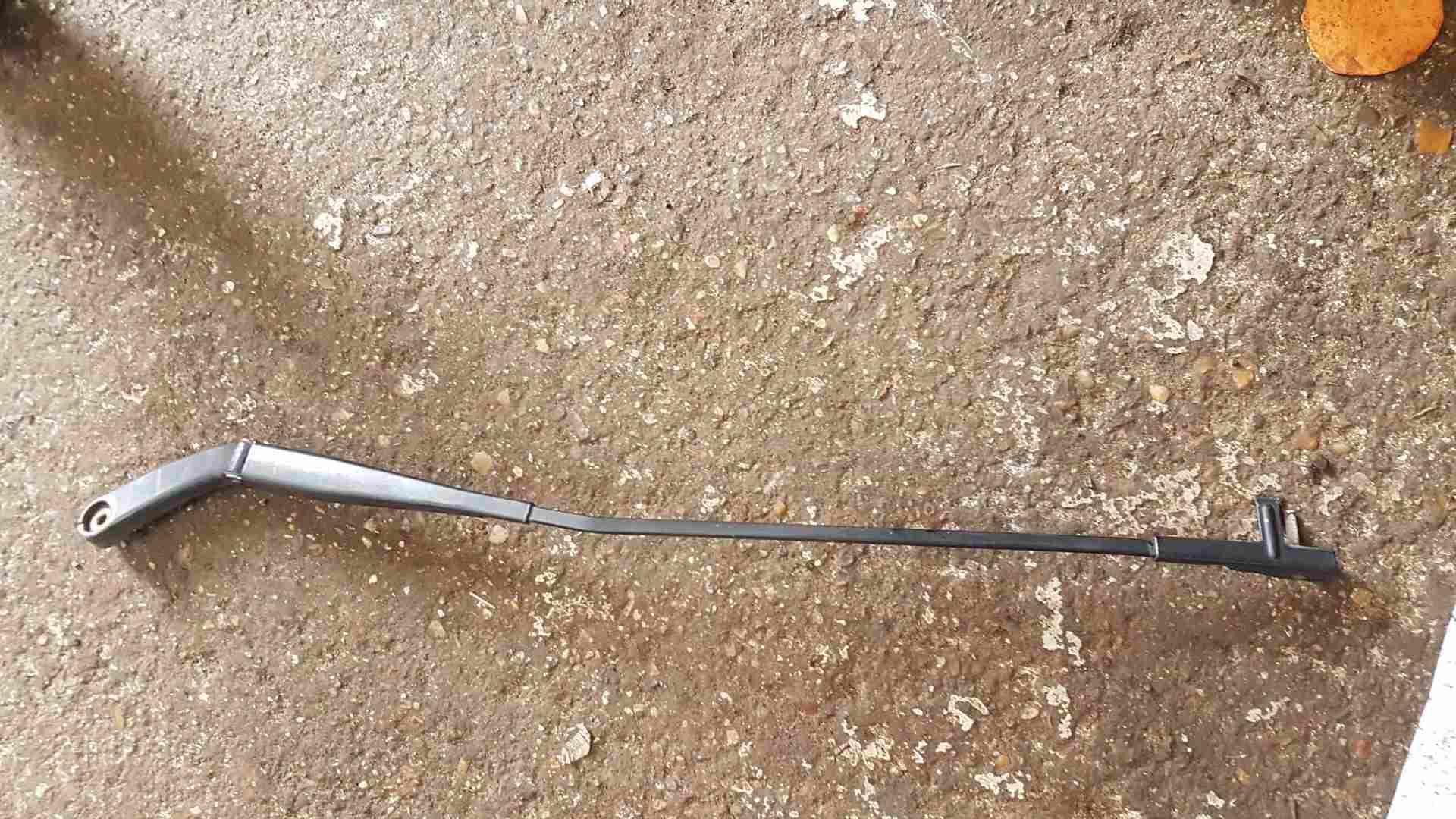 Volkswagen Golf MK4 1997-2004 Passenger NSF Front Windscreen Wiper ARM