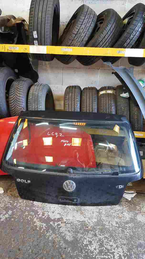 Volkswagen Golf MK4 1997-2004 Rear Tailgate Boot Black Lc9z