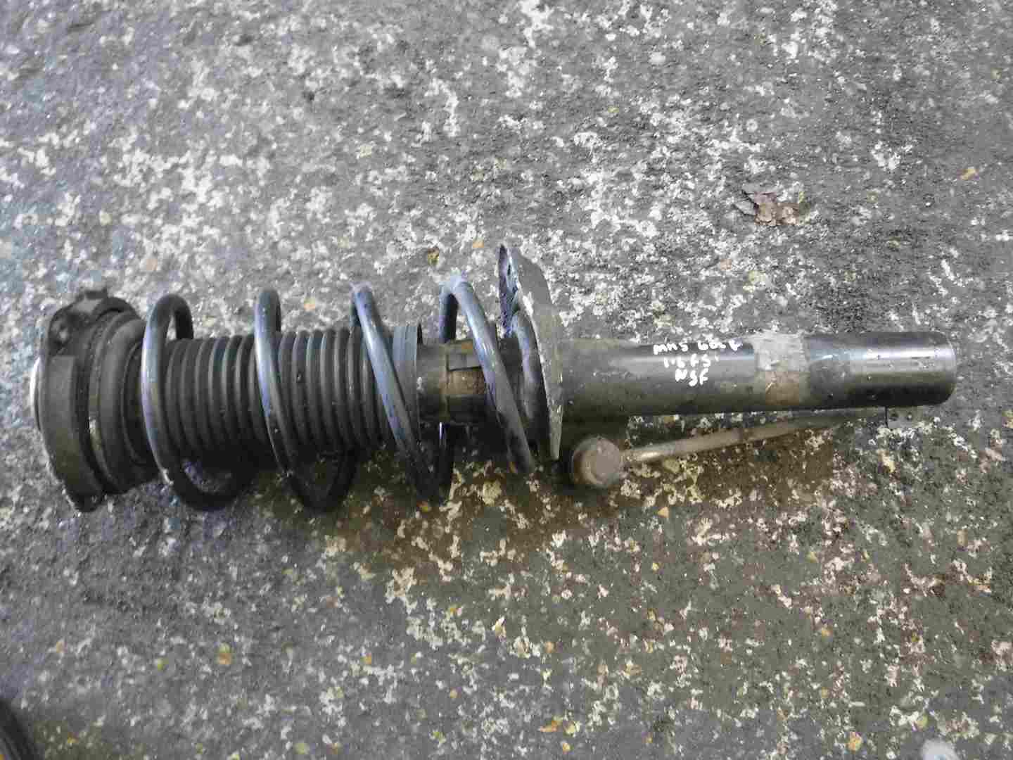 Volkswagen Golf MK5 2003-2009 1.4 16V Passenger NSF Front Spring Shock