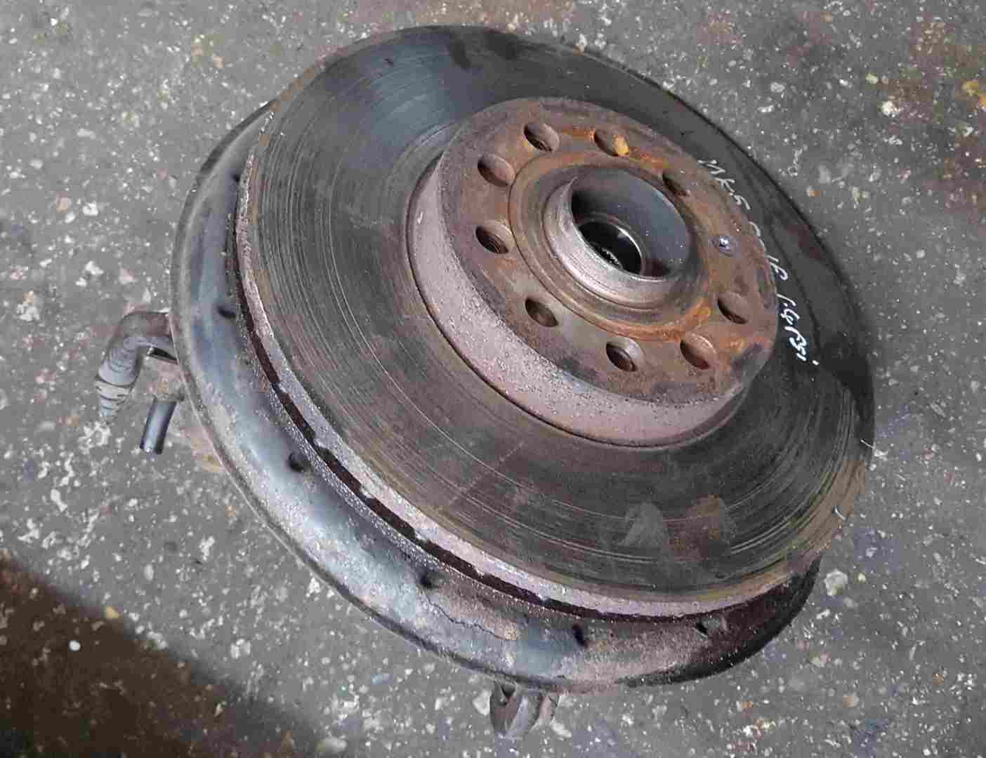 Volkswagen Golf MK5 2003-2009 1.4 FSi Drivers OSF Front Wheel Hub