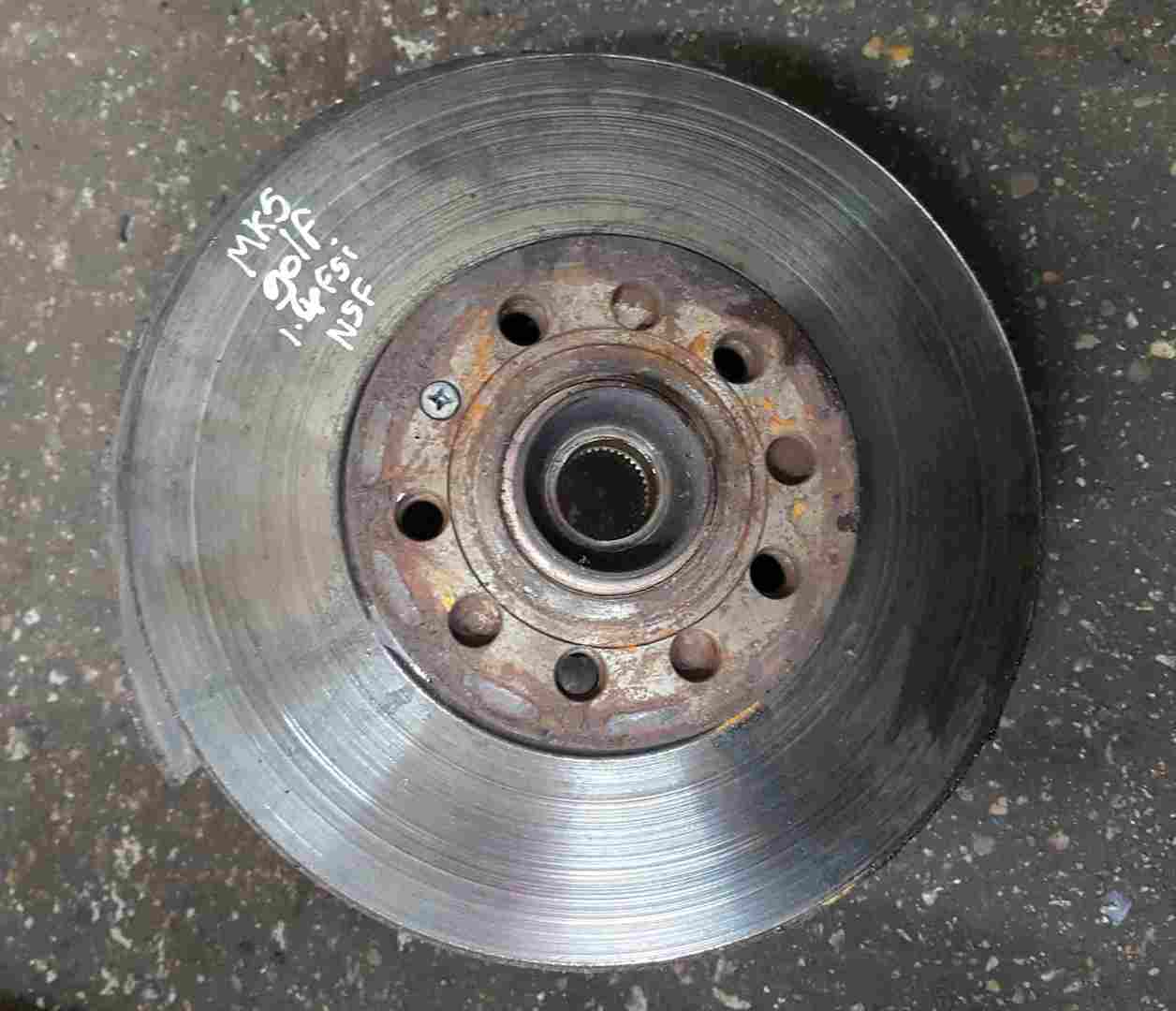 Volkswagen Golf MK5 2003-2009 1.4 FSi Passenger NSF Front Wheel Hub