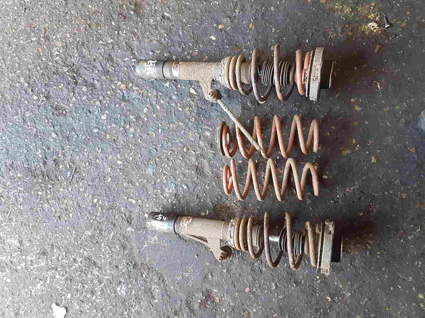 Volkswagen Golf MK5 2003-2009 1.4 TSI Front Coilovers Suspension Strut Springs 