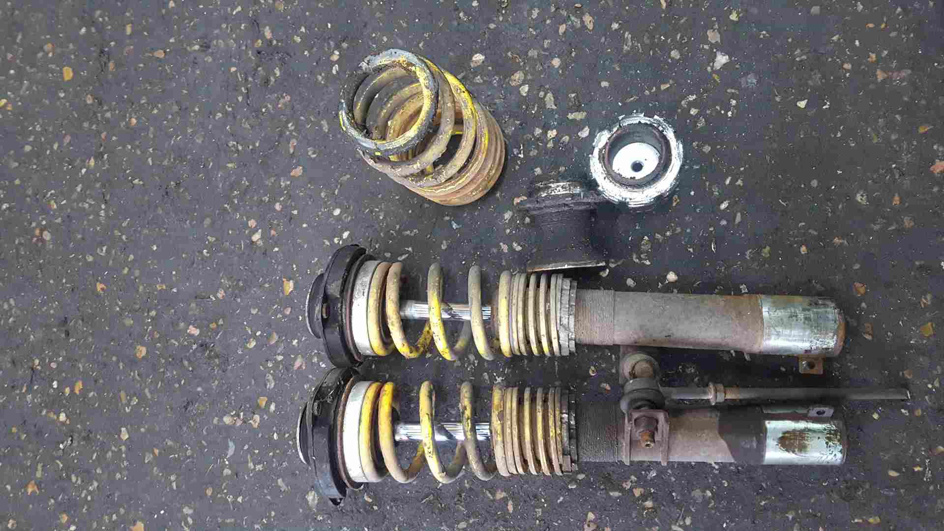 Volkswagen Golf MK5 2003-2009 2.0 Tfsii Front Coilovers Suspension Strut Springs
