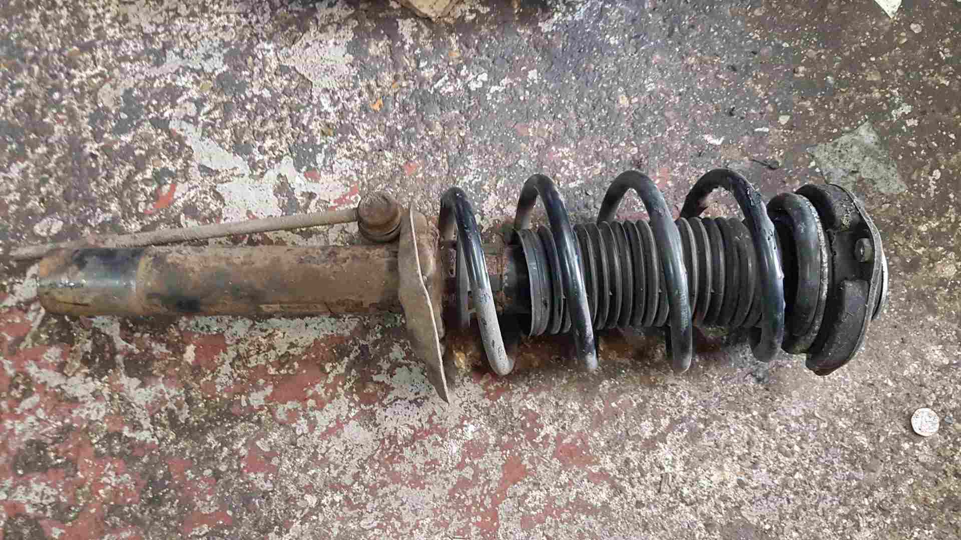 Volkswagen Golf MK5 2003-2009 1.6 FSI Passenger NSF Front Shock Spring LEG