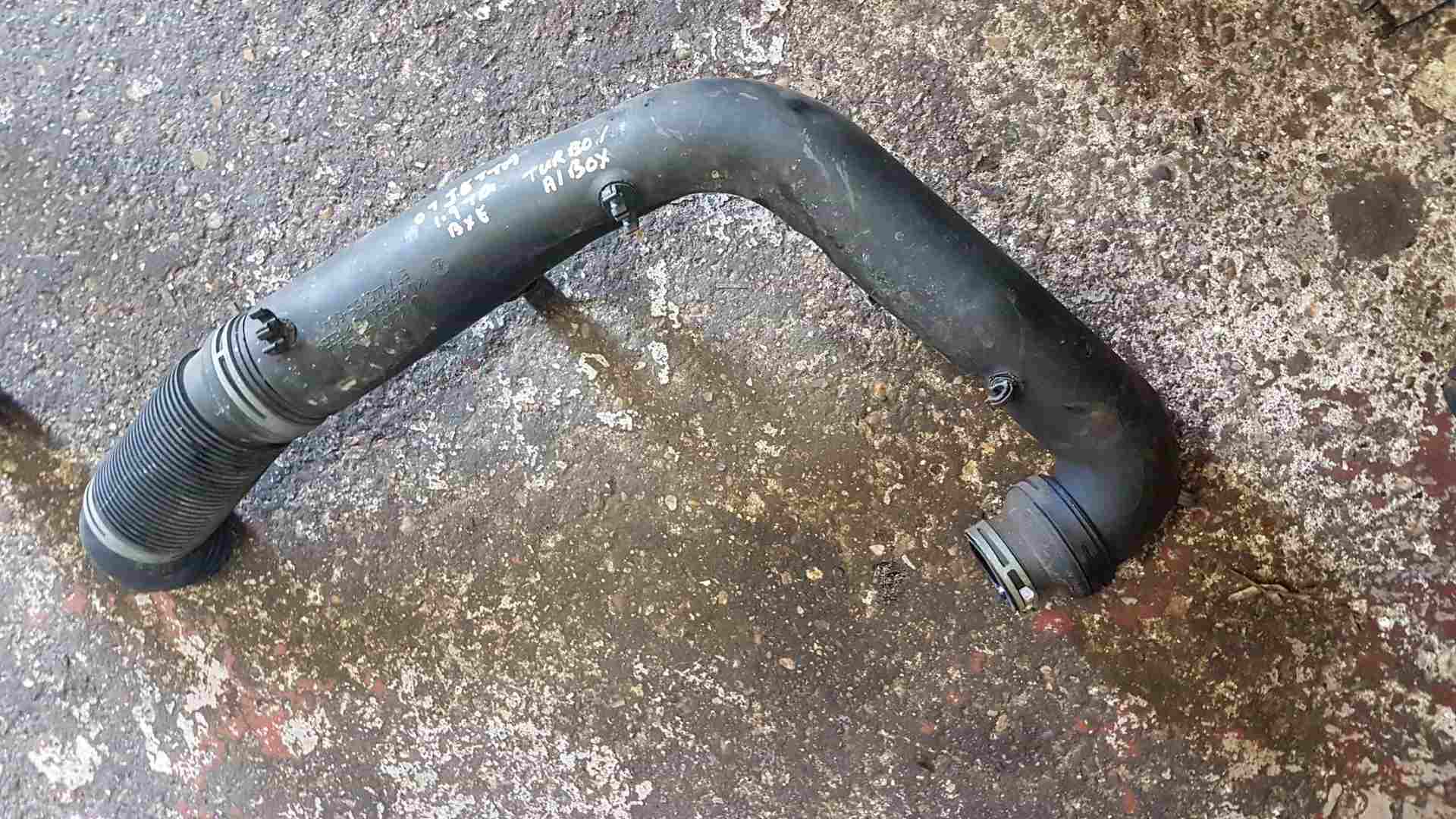 Volkswagen Golf MK5 2003-2009 1.9 TDI Air Intake Hose Pipe 1K0129654ab