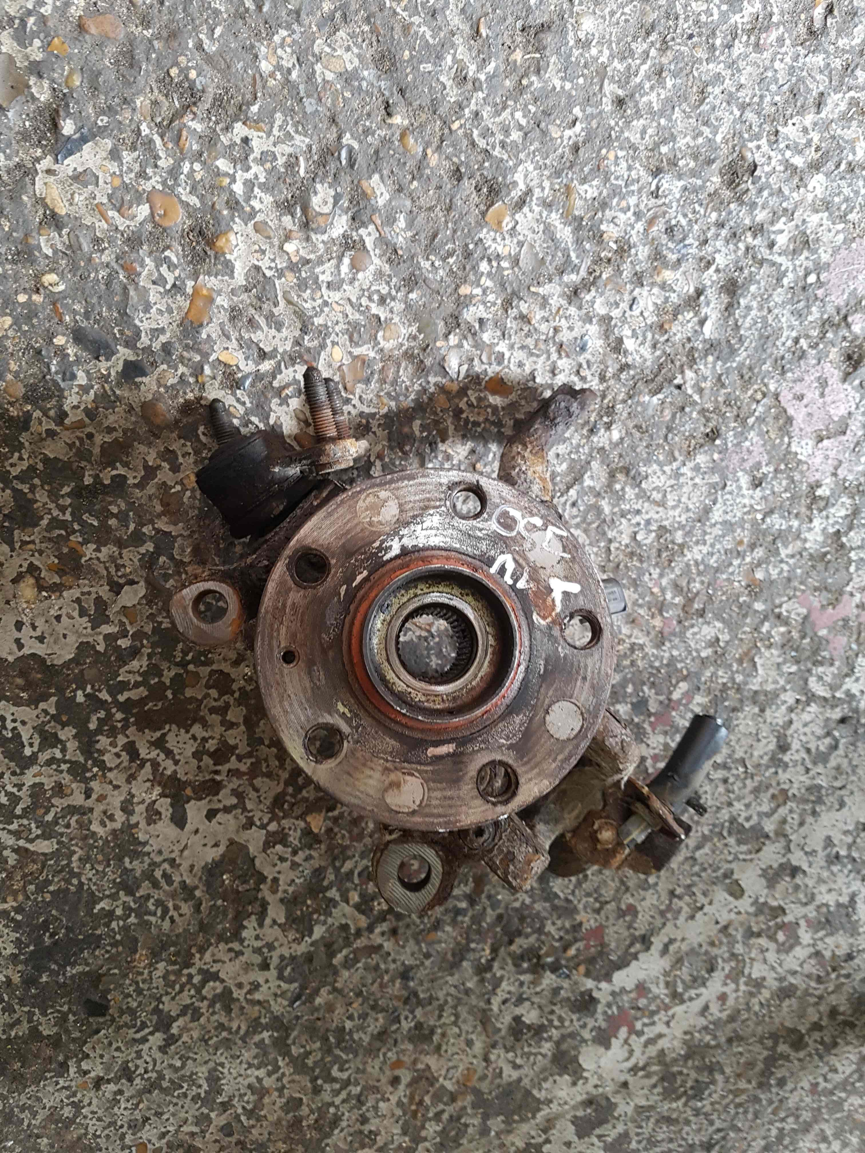 Volkswagen Golf MK5 2003-2009 2.0 TDI Drivers OSF Front Wheel HUB + Bearing