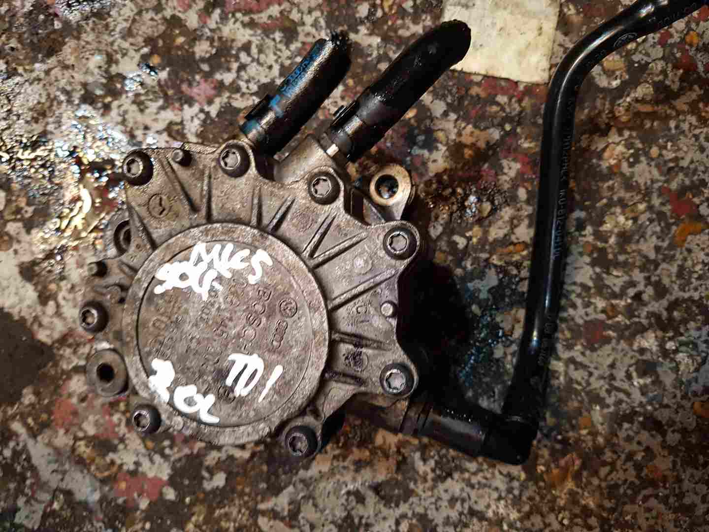 Volkswagen Golf MK5 2003-2009 2.0 TDI Fuel Pump Vacuum Tandem BMN 03G145209C
