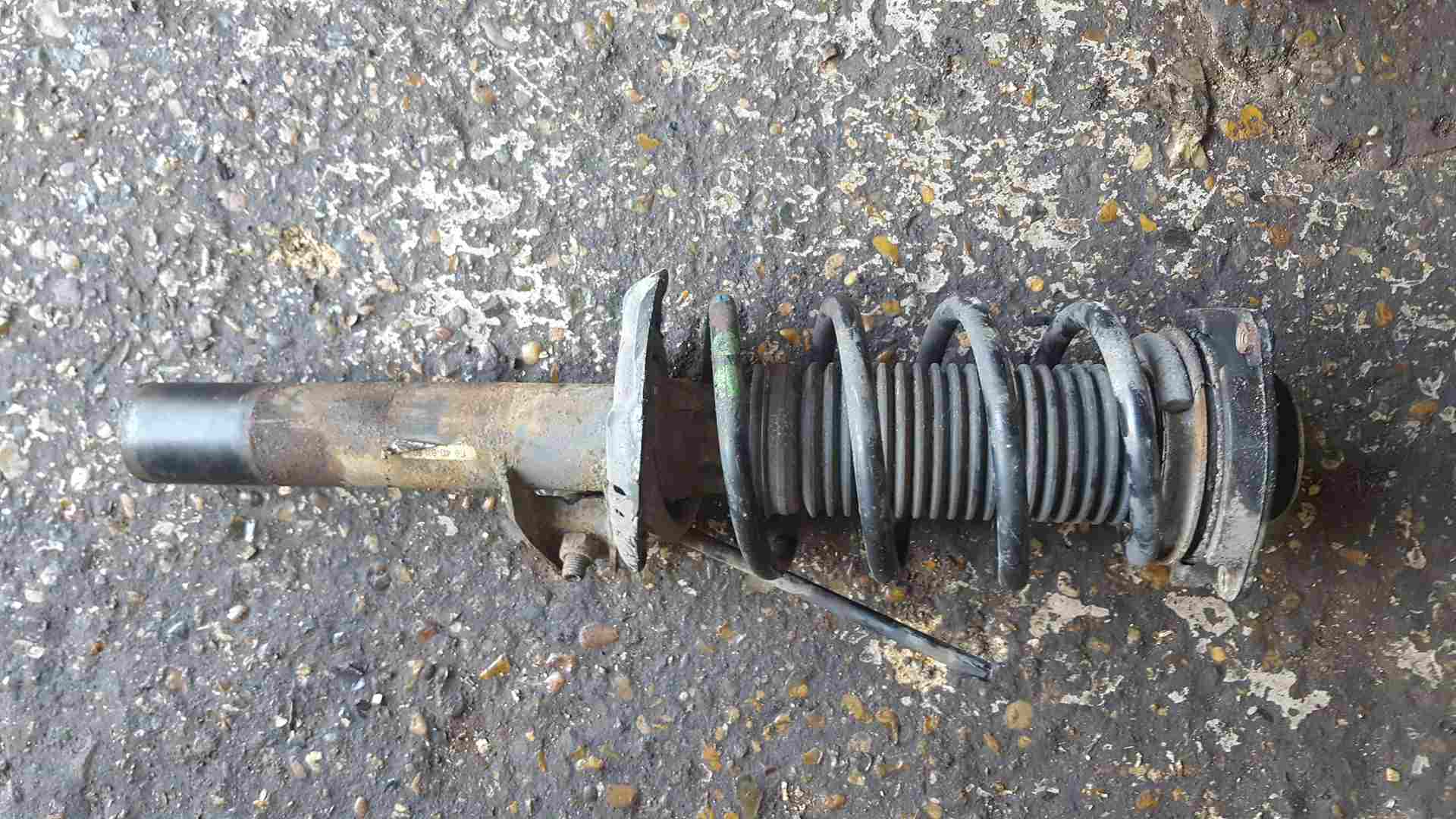 Volkswagen Golf MK5 2003-2009 2.0 Tfsii OS Front Suspension Strut Spring