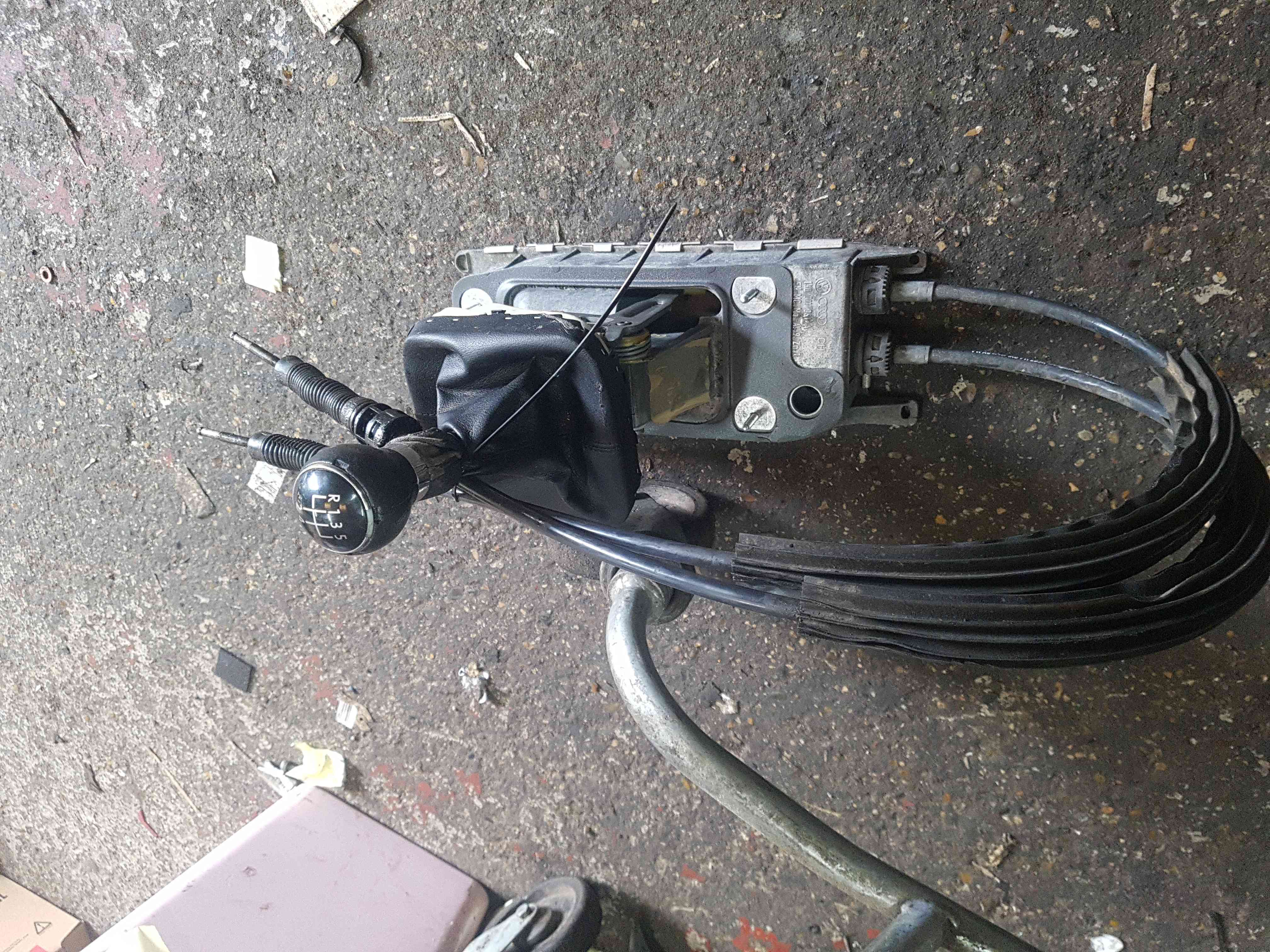Volkswagen Golf MK5 2003-2009 5 Speed Gearstick Mechanism + Cables Linkages