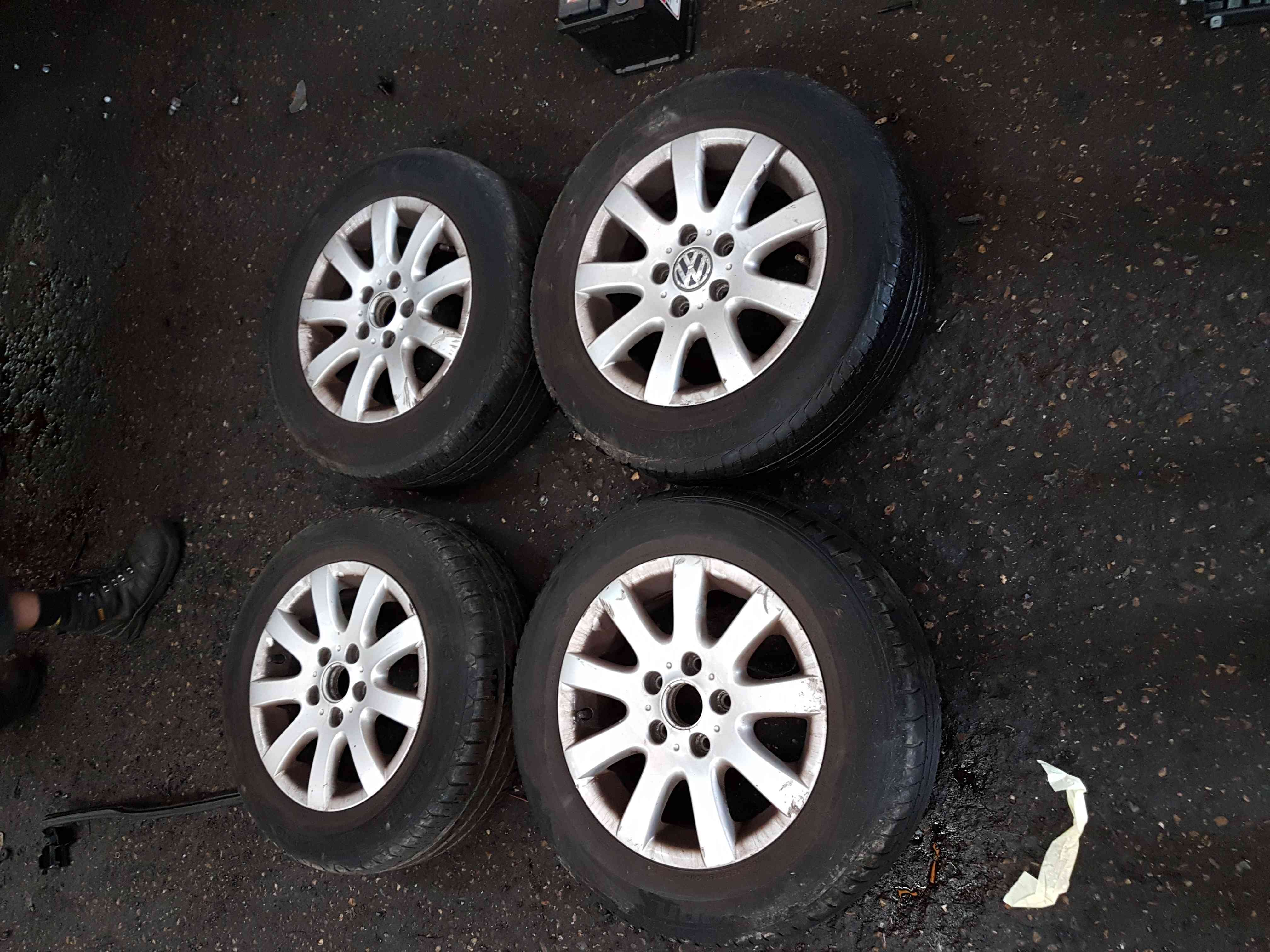 Volkswagen Golf MK5 2003-2009 Alloy Wheels SET X4 5 Stud 15Inch 3/5
