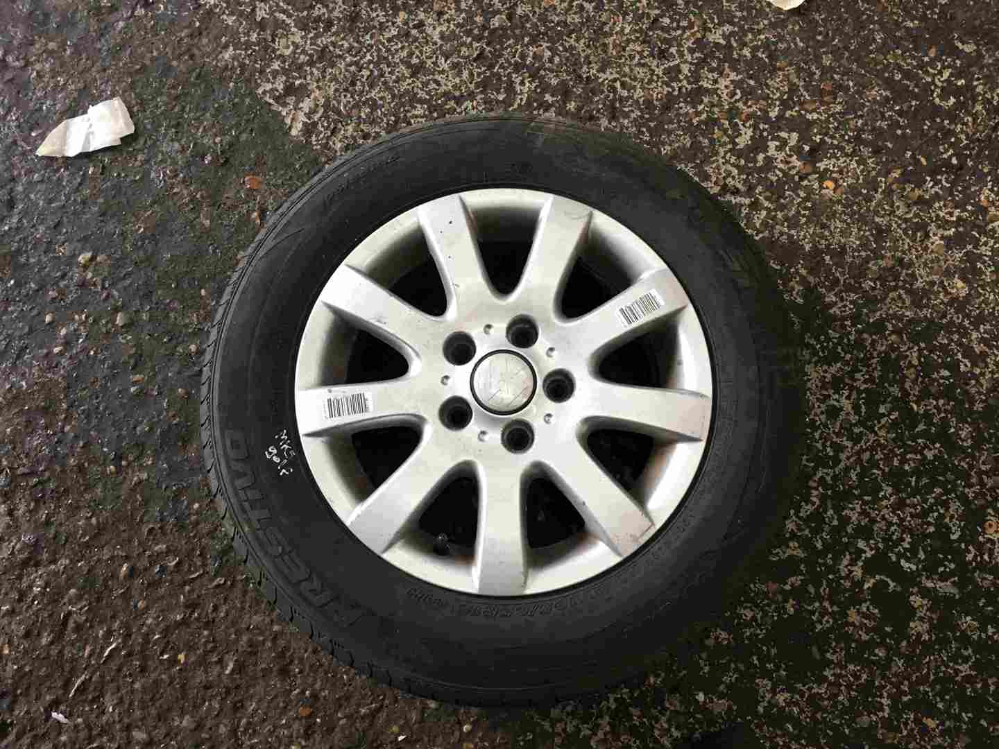 Volkswagen Golf MK5 2003-2009 Borbet Alloy Wheel   Tyre 195 65 15 7mm