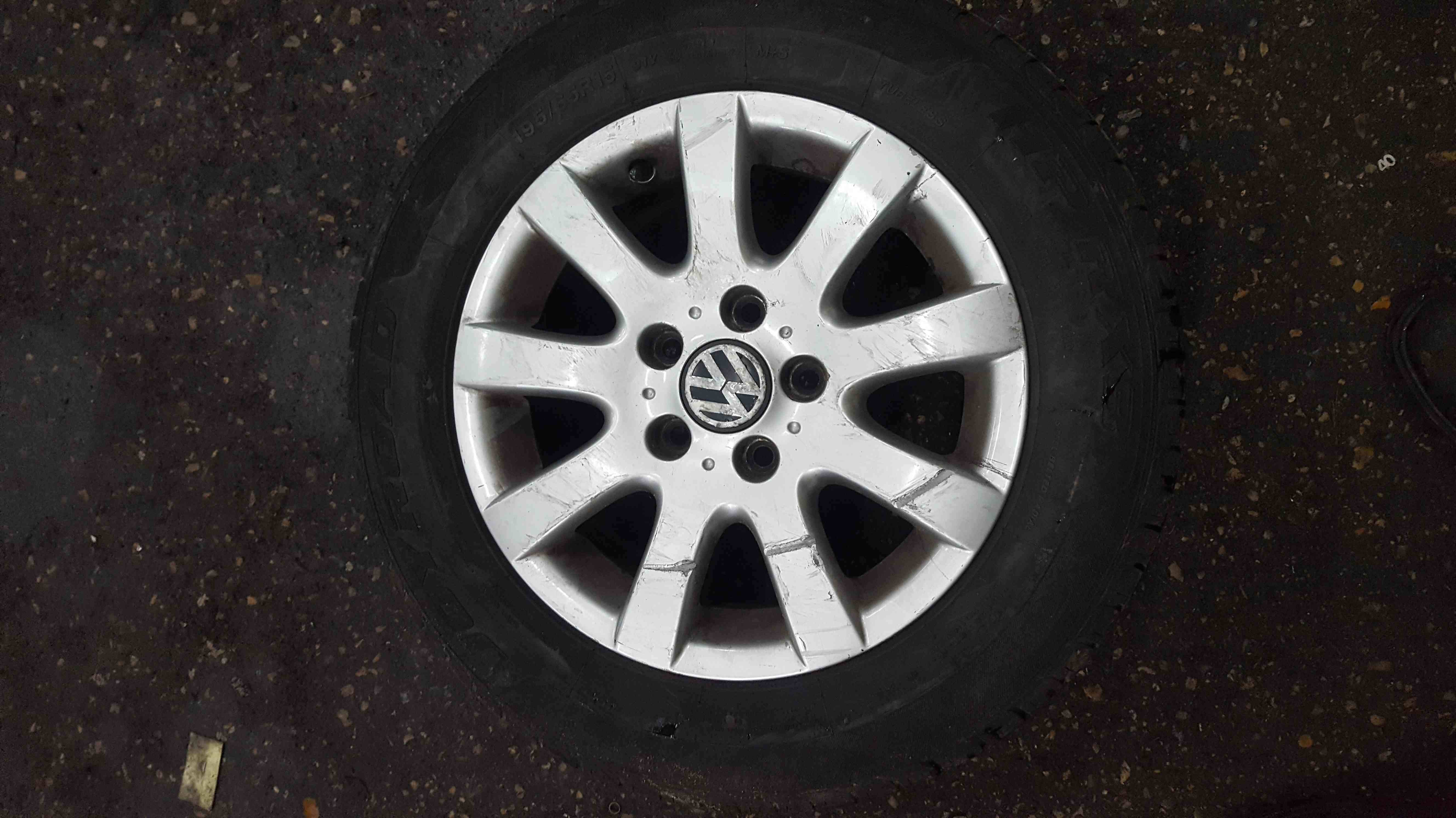 Volkswagen Golf MK5 2003-2009 Borbet Alloy Wheel 3/5 195/65/15 5mm tyre