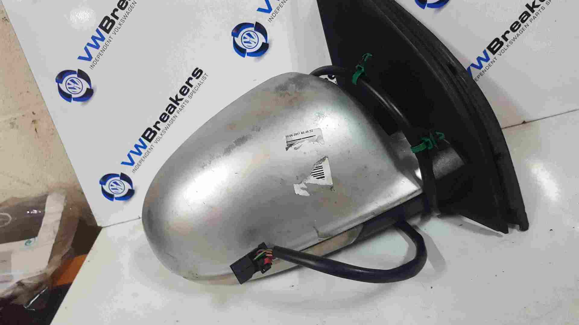 Volkswagen Golf MK5 2003-2009 Drivers OS Wing Mirror Silver LA7W Puddle Light