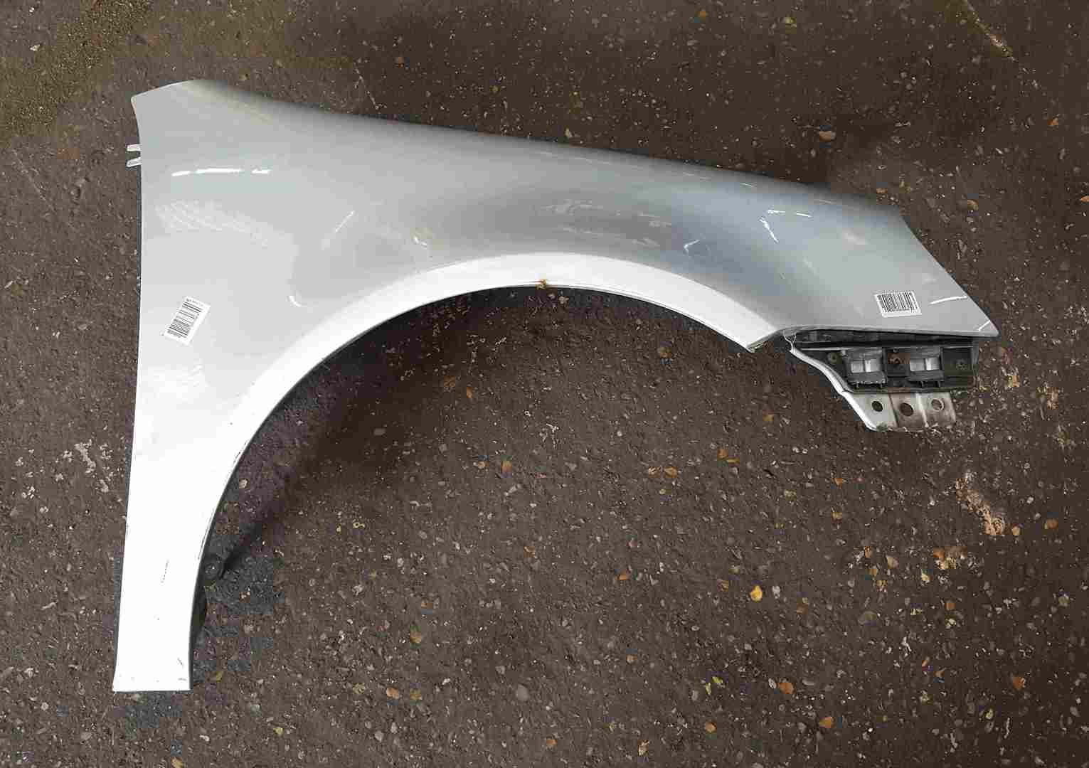 Volkswagen Golf MK5 2003-2009 Drivers OS Wing Silver LA7W