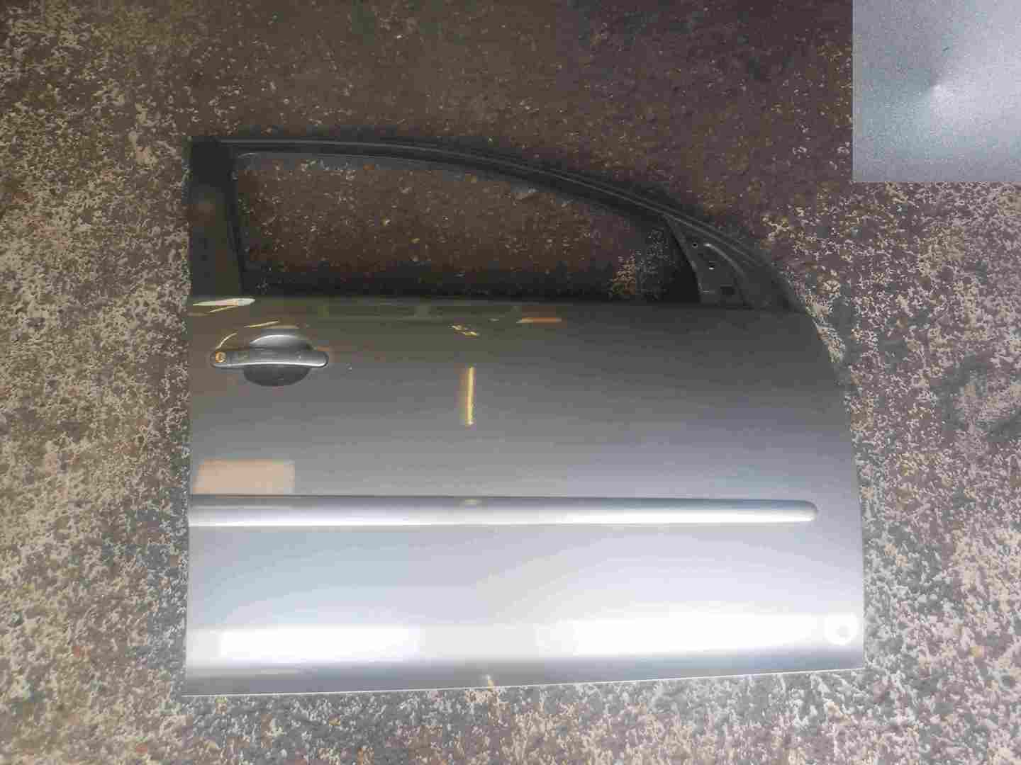 Volkswagen Golf MK5 2003-2009 Drivers OSF Front Door Grey LA7T 5dr