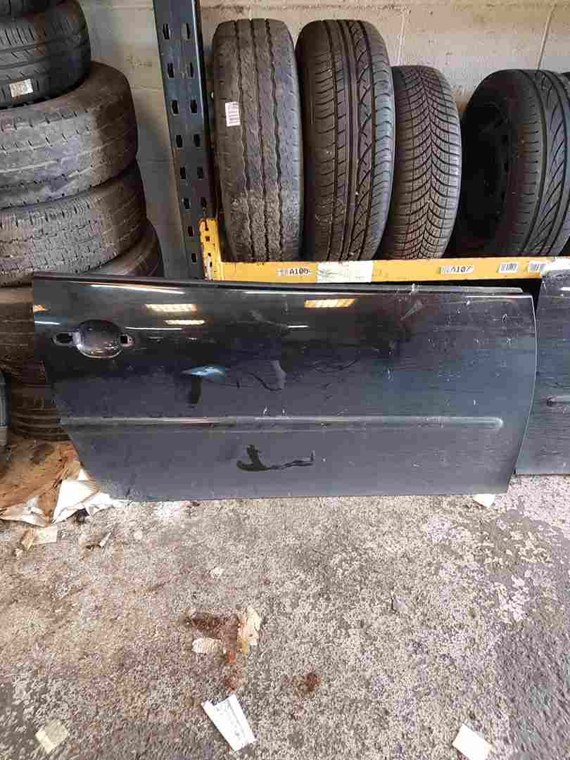Volkswagen Golf MK5 2003-2009 Drivers OSF Front Door Skin Black Lc9z 3Dr