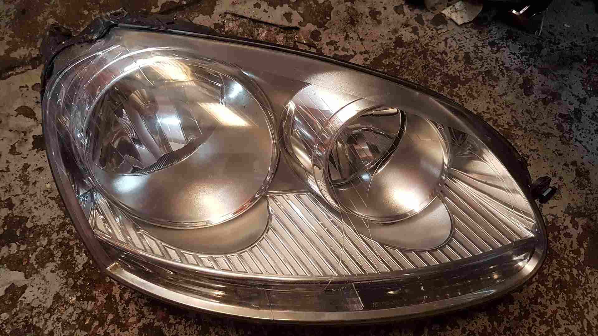 Volkswagen Golf MK5 2003-2009 Drivers OSF Front Headlight