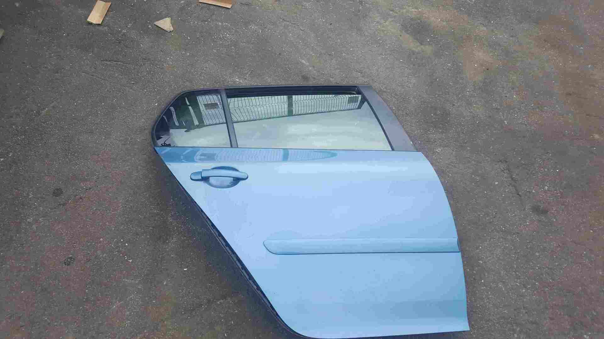 Volkswagen Golf MK5 2003-2009 Drivers OSR Rear Door Blue LA5S 5dr