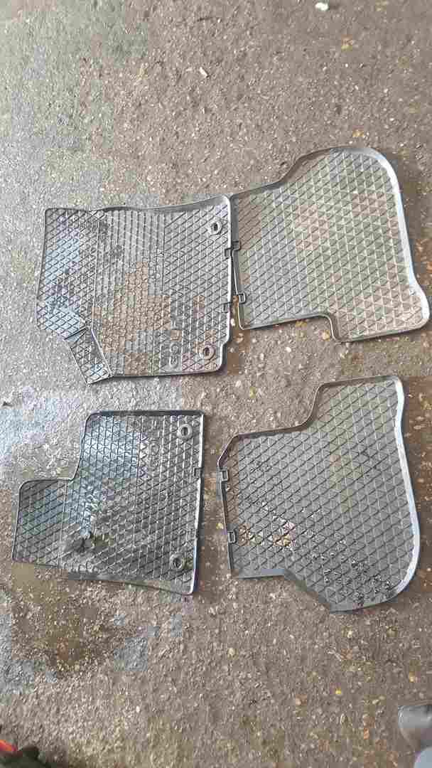 Volkswagen Golf MK5 2003-2009 Floor Mats Set