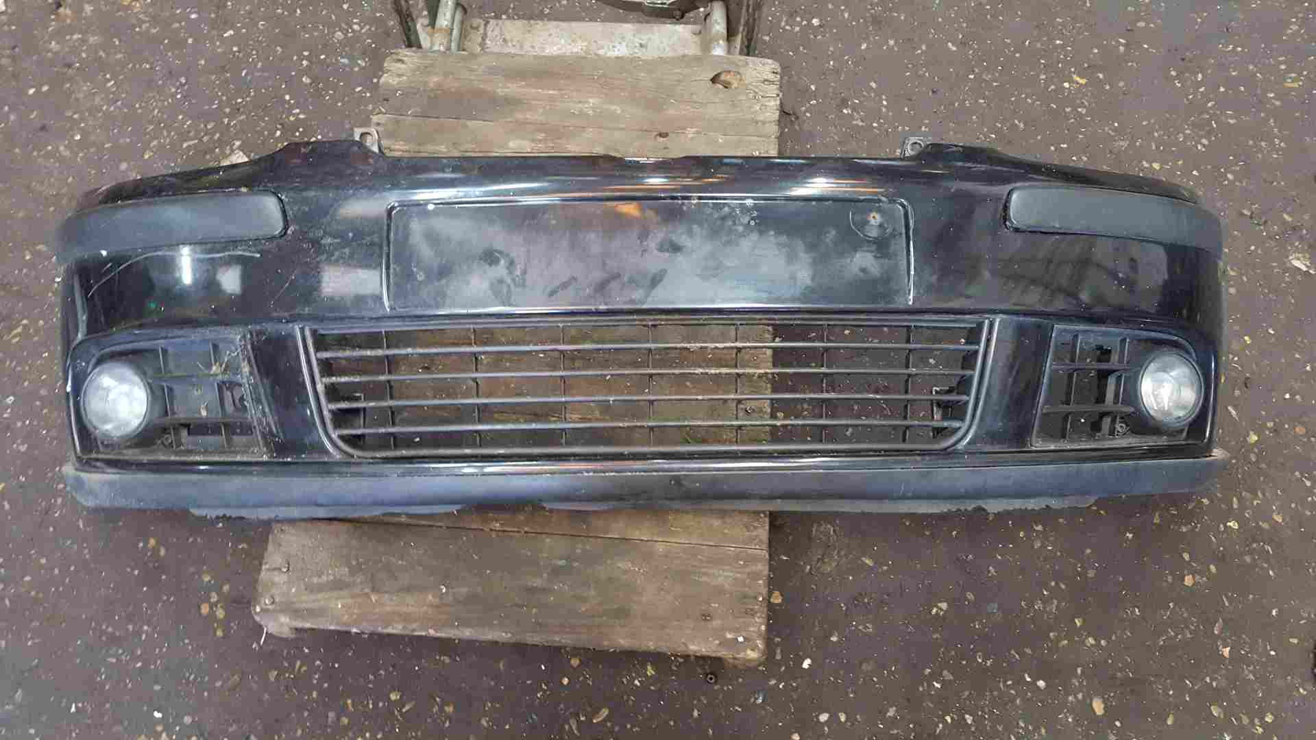 Volkswagen Golf MK5 2003-2009 Front Bumper Black Lc9z With Front Fogs