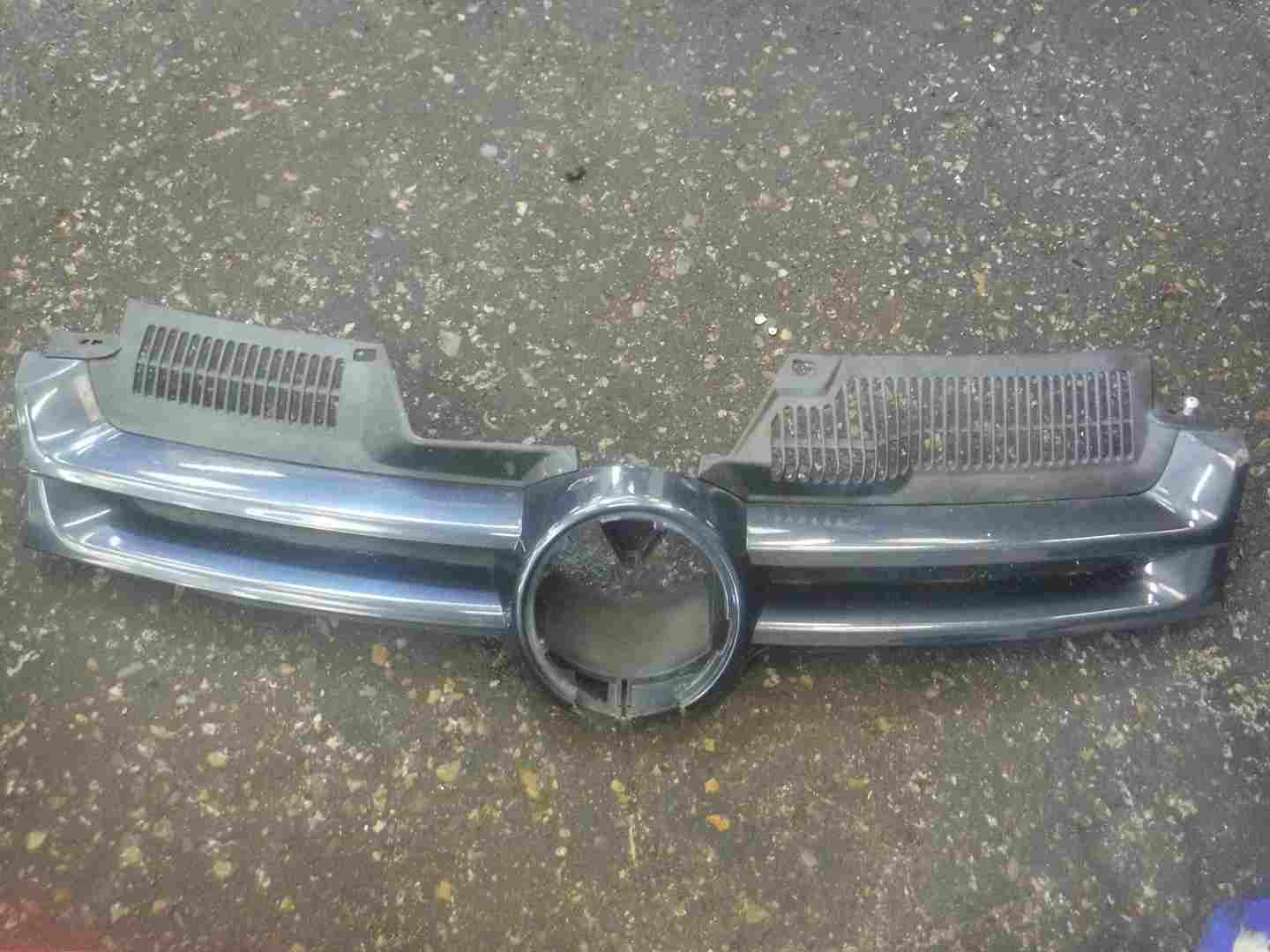 Volkswagen Golf MK5 2003-2009 Front Bumper Grill Grille Dark Blue LC5F
