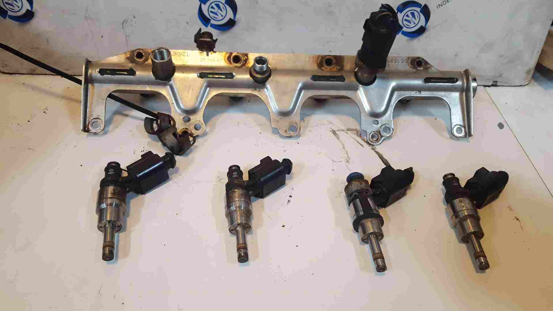Volkswagen Golf MK5 20032009 GTI 2.0 TFSI Fuel Injectors X4 Rail AXX