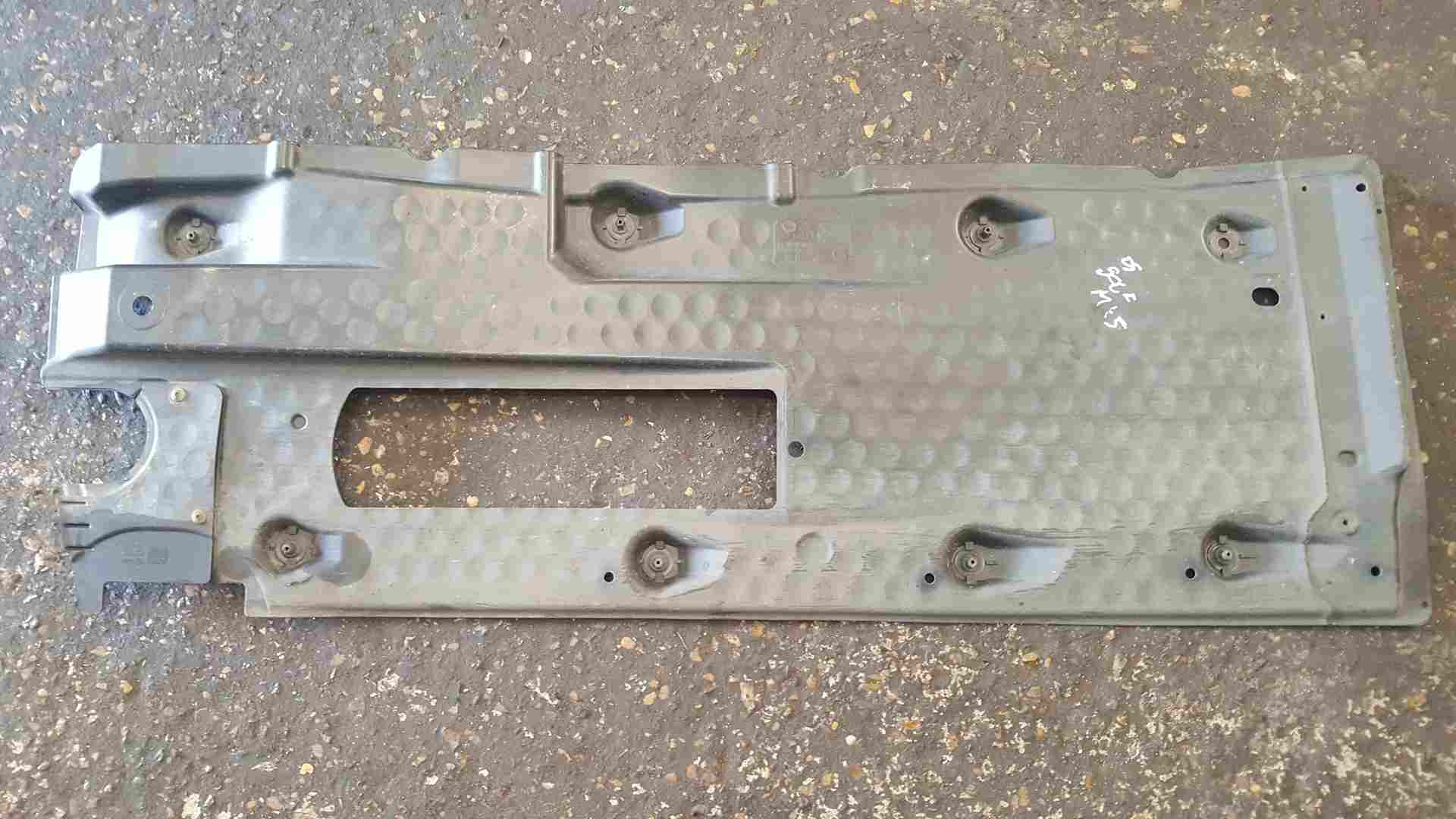 Volkswagen Golf MK5 2003-2009 Os Drivers Engine Under Tray Splash Guard 