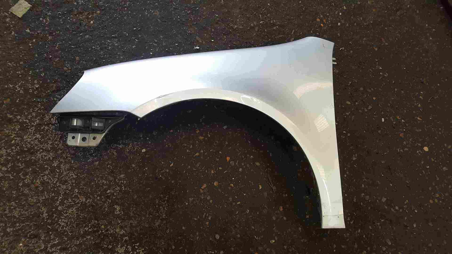 Volkswagen Golf MK5 2003-2009 Passenger NS Wing Silver LA7W