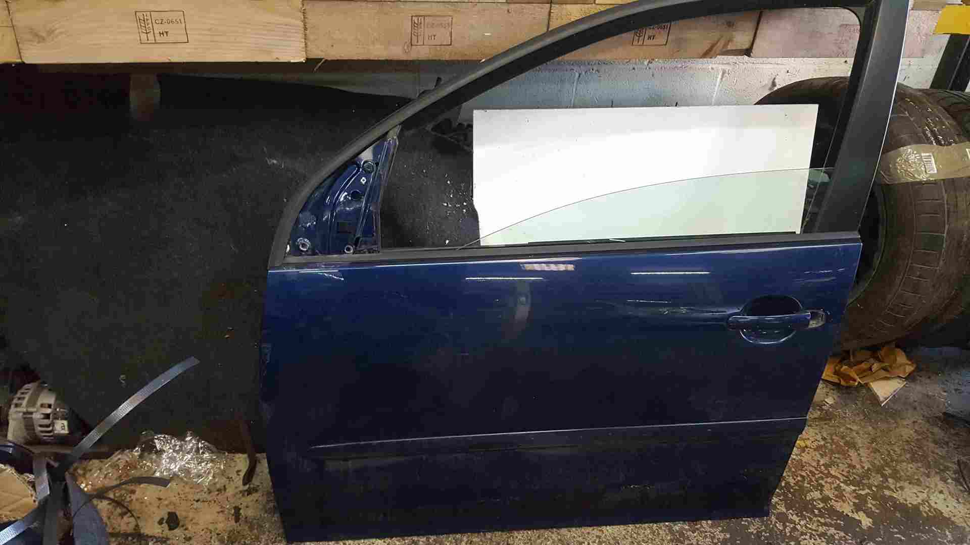 Volkswagen Golf MK5 2003-2009 Passenger NSF Front Door Blue Ld5q 5 Door