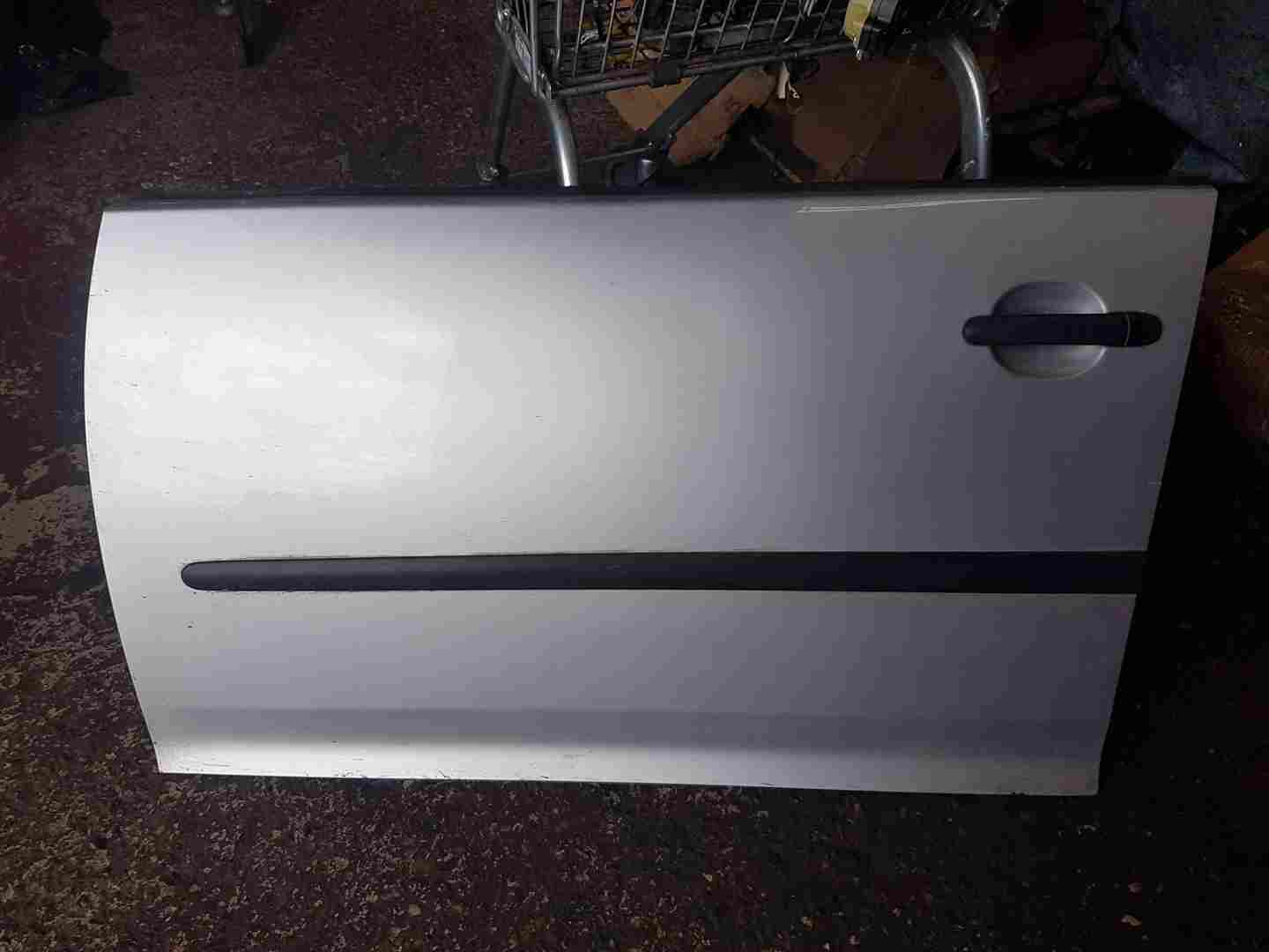 Volkswagen Golf MK5 2003-2009 Passenger NSF Front Door Skin Silver La7w 5Dr