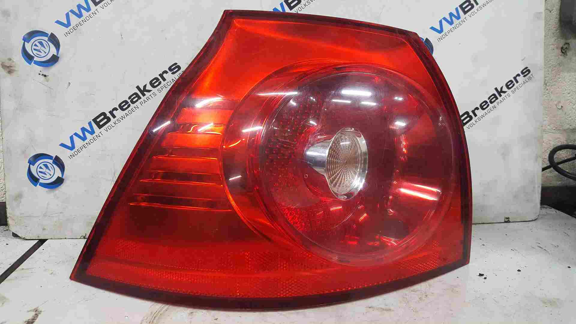 Volkswagen Golf MK5 2003-2009 Passenger NSR Body Rear Light 1K6945095e