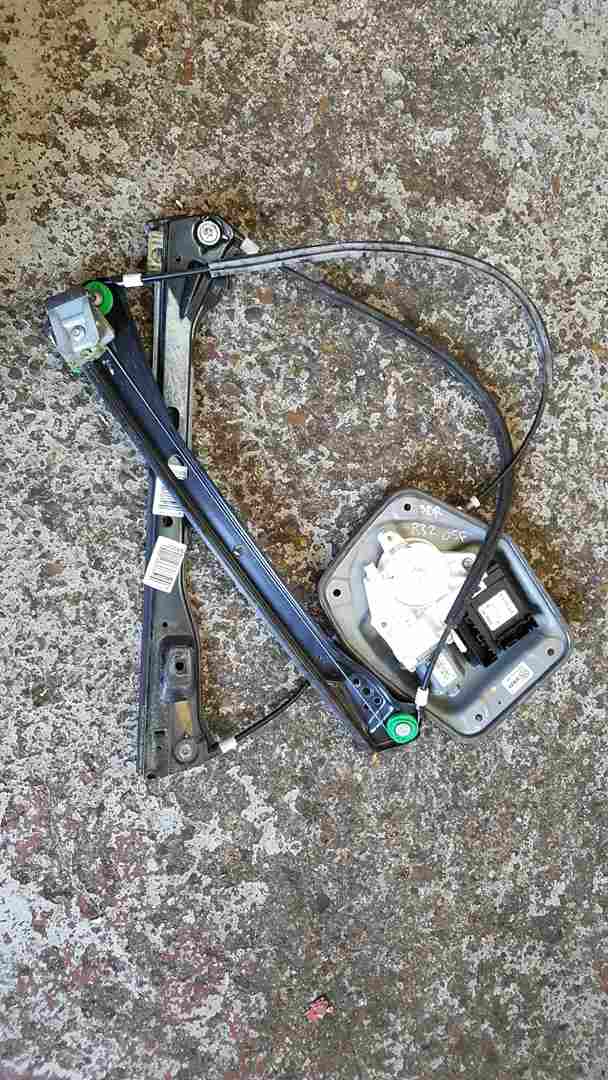 Volkswagen Golf MK5 2003-2009 R32 Drivers OSF Front Motor + Regulator 3dr