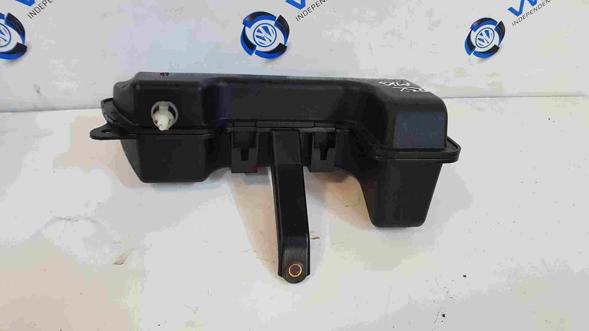 Volkswagen Golf MK5 2003-2009 R32 Vacuum Canister Tank 022133909