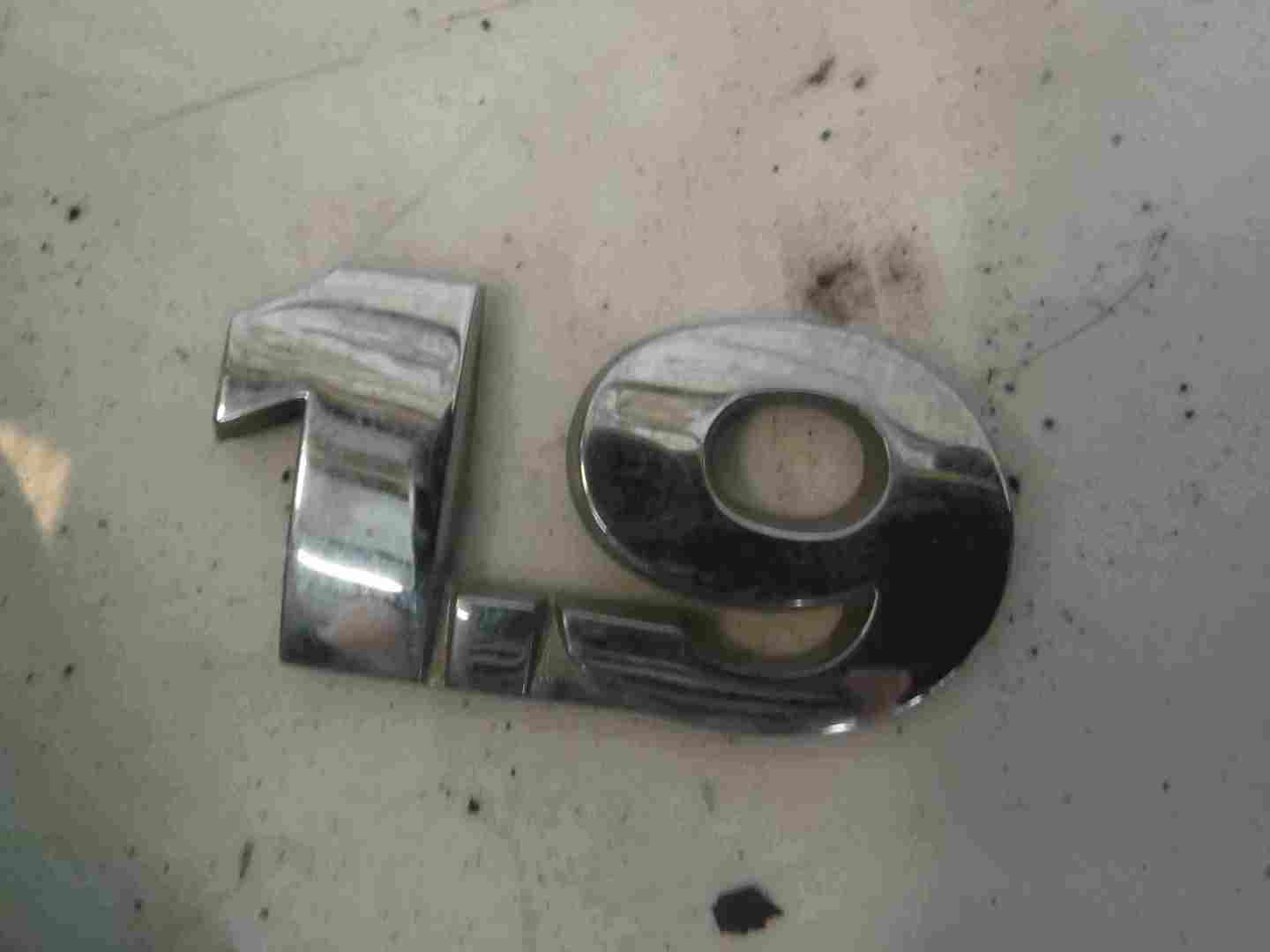 Volkswagen Golf MK5 2003-2009 Rear 1.9 Letters Emblem