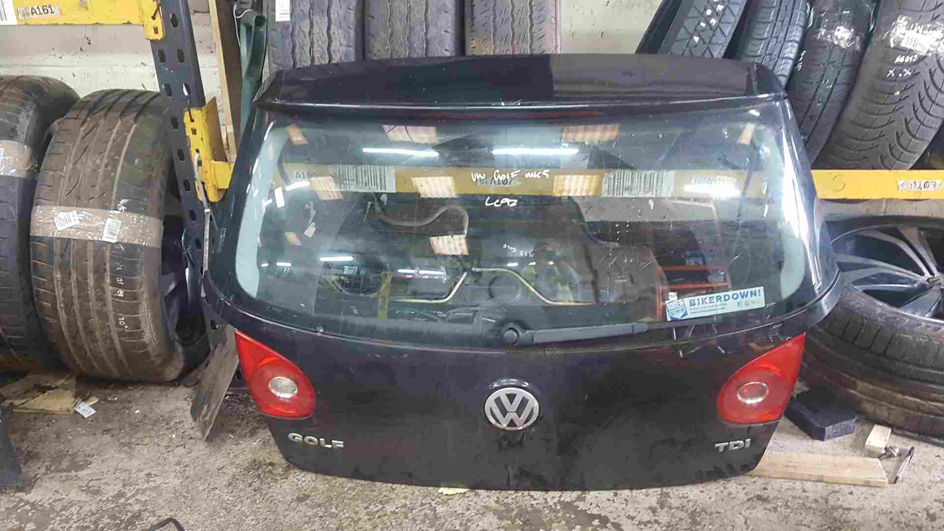 Volkswagen Golf MK5 2003-2009 Rear Boot Tailgate Black Lc9z marks