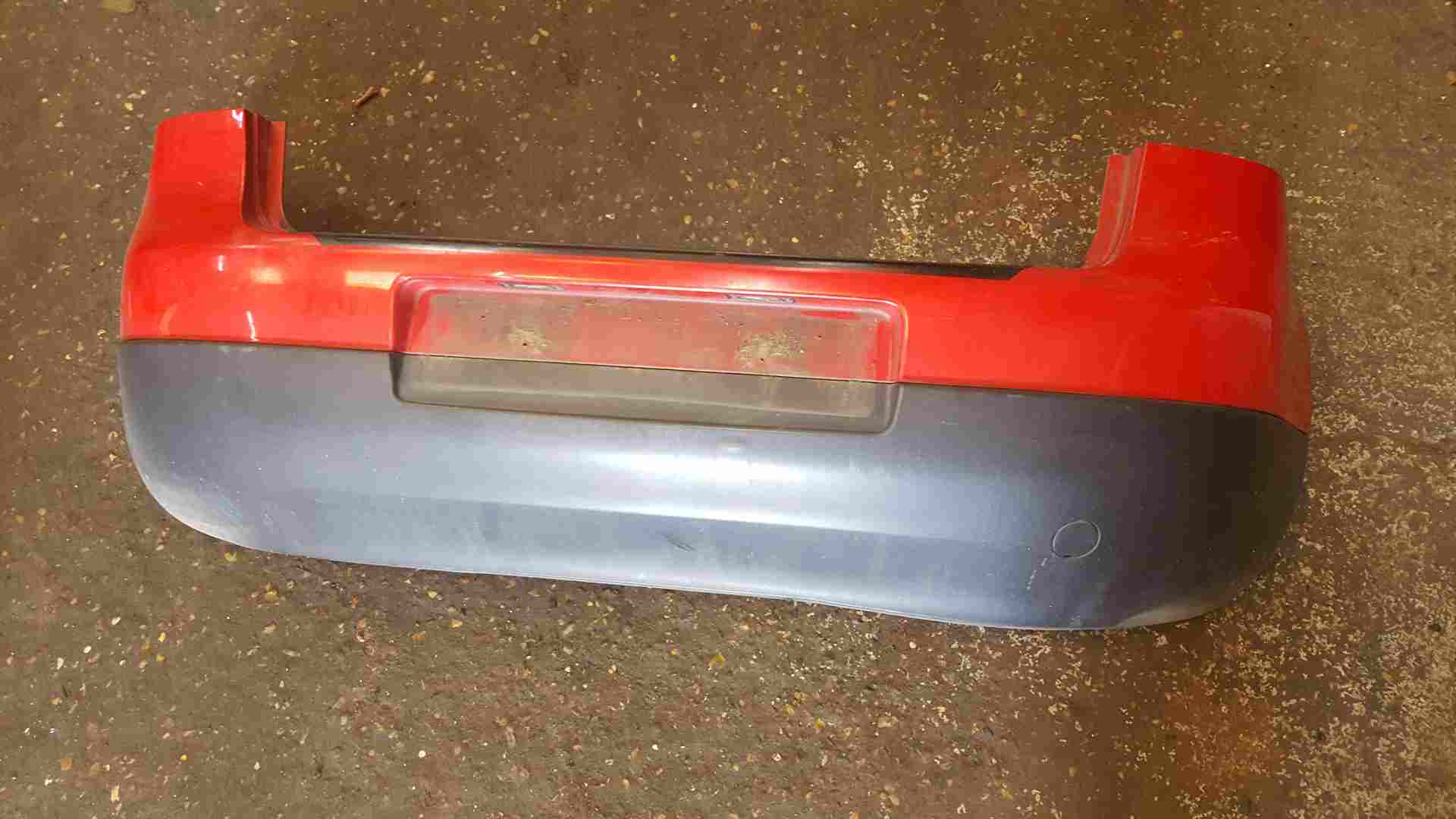 Volkswagen Golf MK5 2003-2009 Rear Bumper RED Ly3d