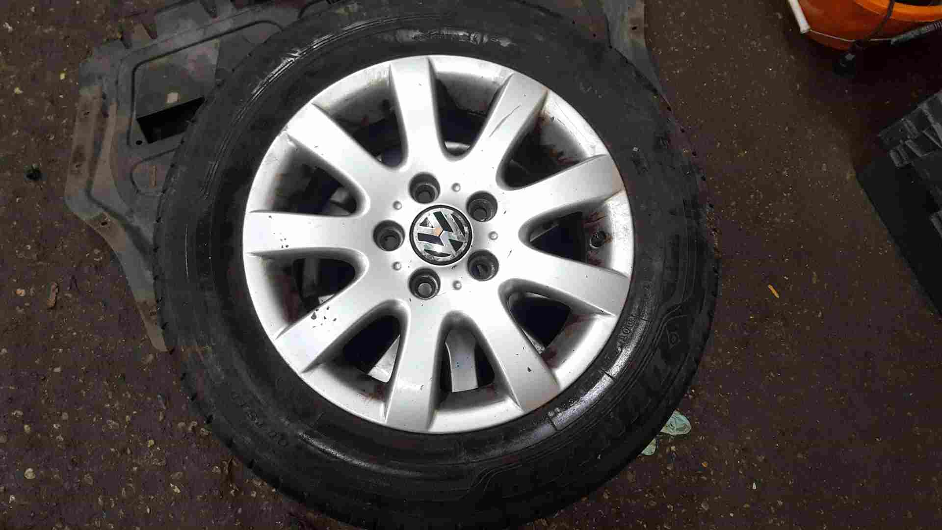 Volkswagen Golf MK5 2003-2009 Ronal Alloy Wheel 195 65 15 inch 3/5