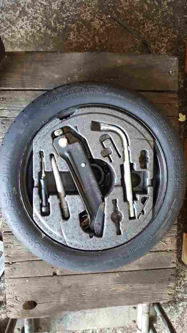 Volkswagen Golf MK5 2003-2009 Spare Wheel Space Saver 125 70 16 + Jack SET