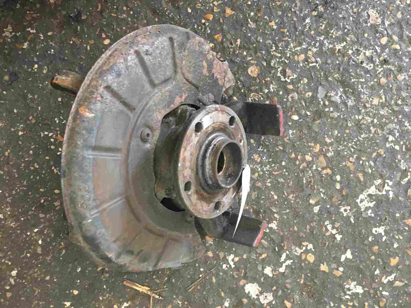 Volkswagen Golf MK5 Plus 2003-2009 1.9 TDI Passenger NSF Front HUB bxe