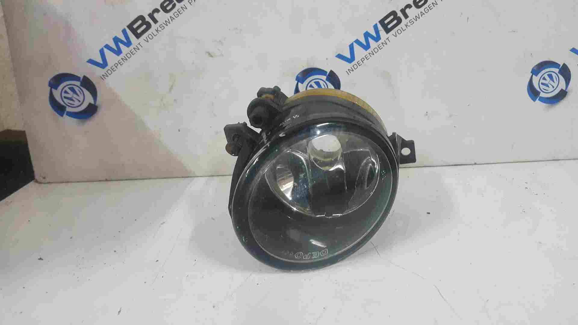 Volkswagen Golf MK5 Plus 2003-2009 Drivers OSF Front Bumper FOG Light