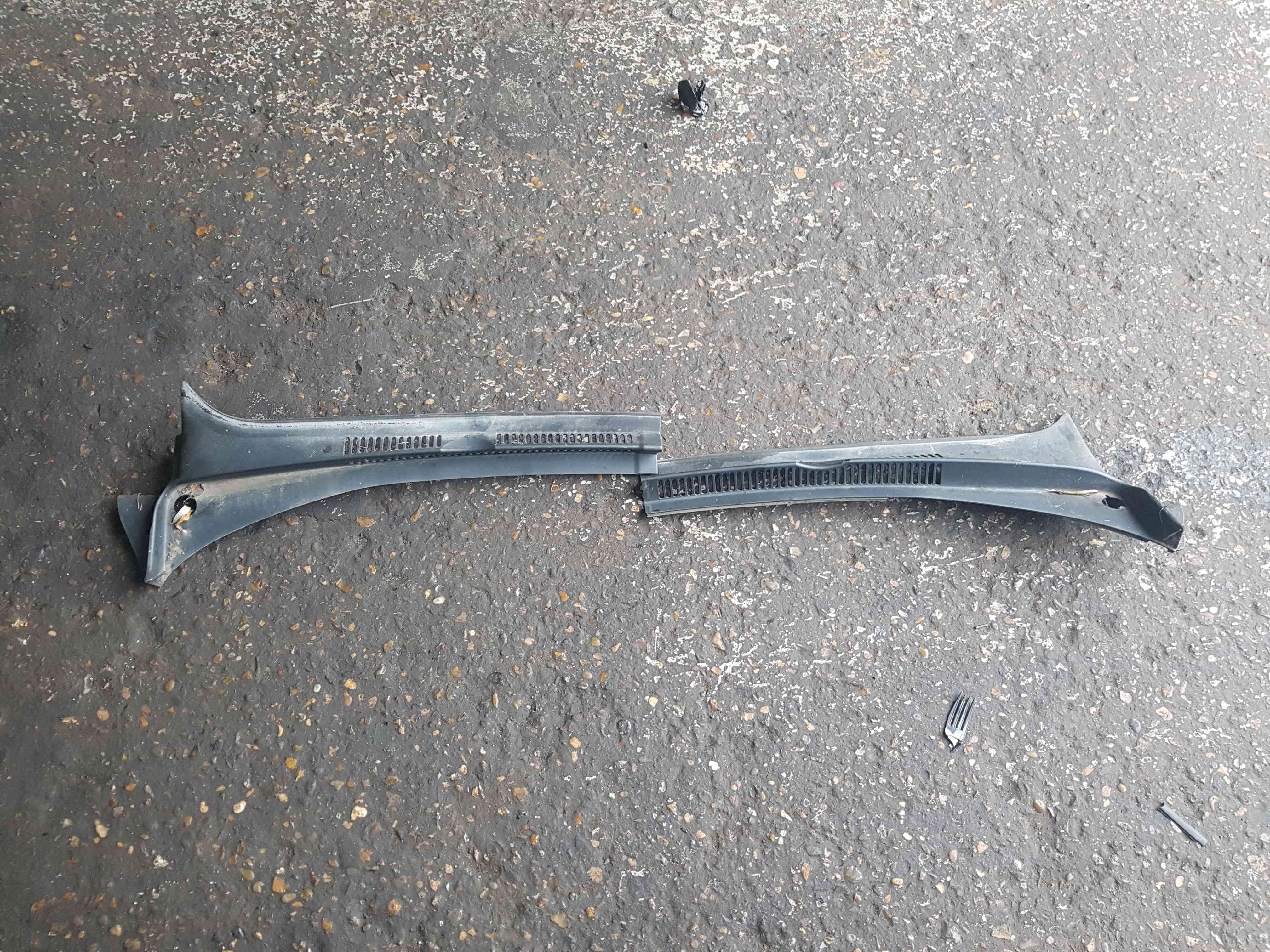 Volkswagen Golf MK5 Plus 2003-2009 Windscreen Scuttle Panel Trim Plastic 