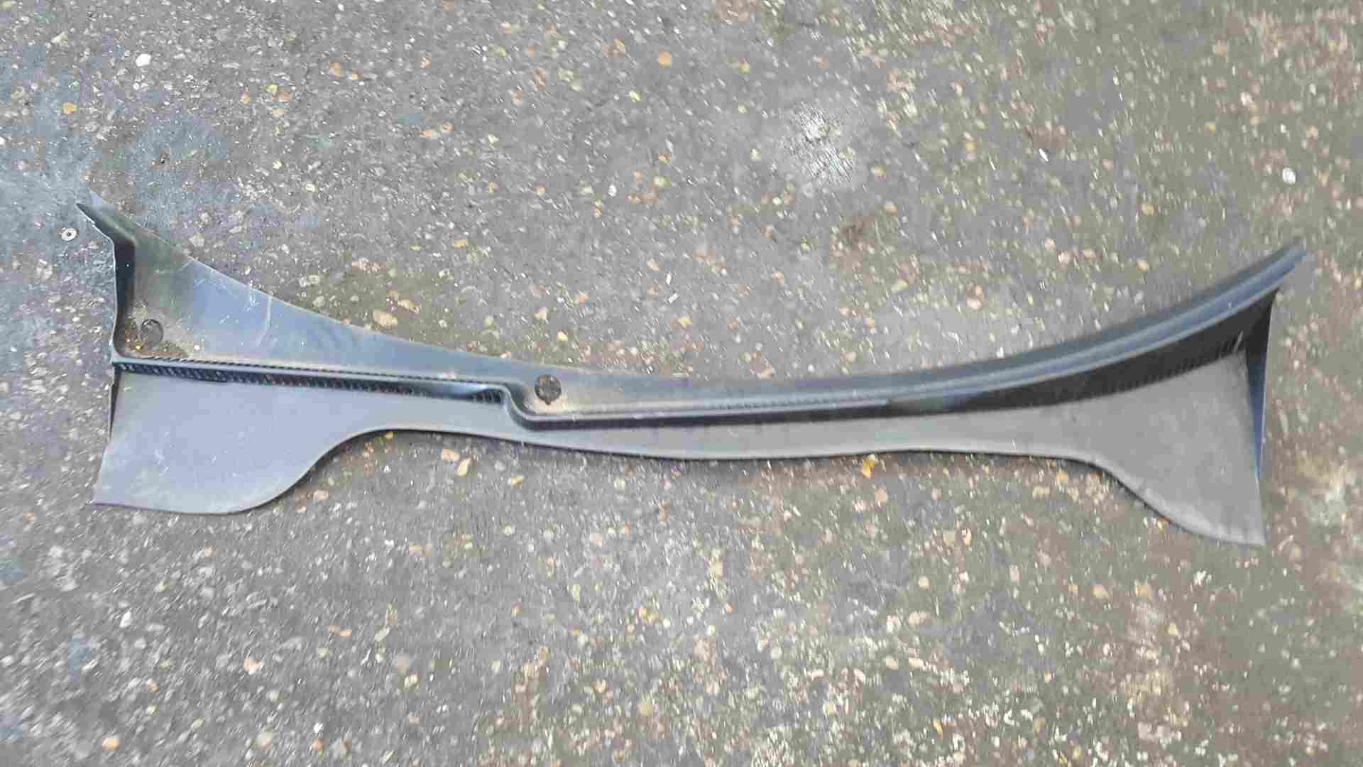 Volkswagen Golf MK6 + Estate 2009-2012 Windscreen Scuttle Panel Plastic 