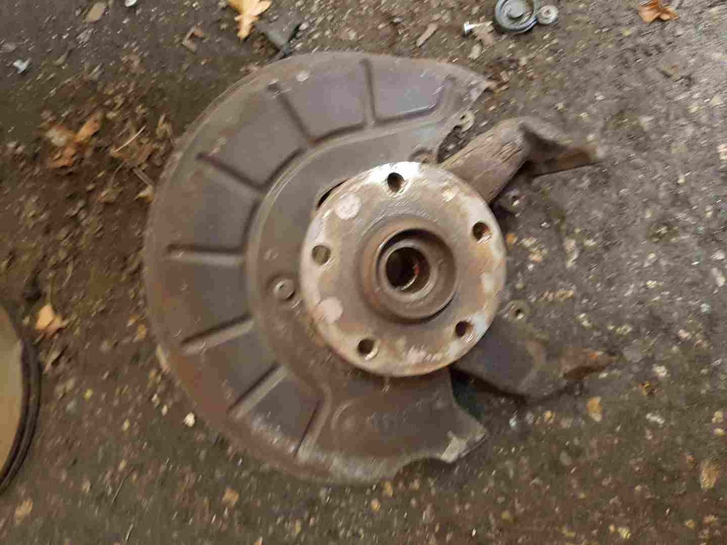 Volkswagen Golf MK6 2009-2012 1.4 16V Drivers OSF Front Wheel HUB