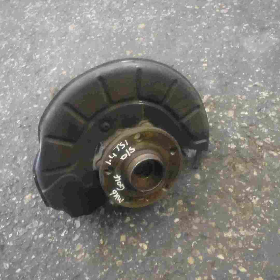Volkswagen Golf Plus MK6 2009-2012 1.4 TSi Drivers OSF Front Wheel Hub